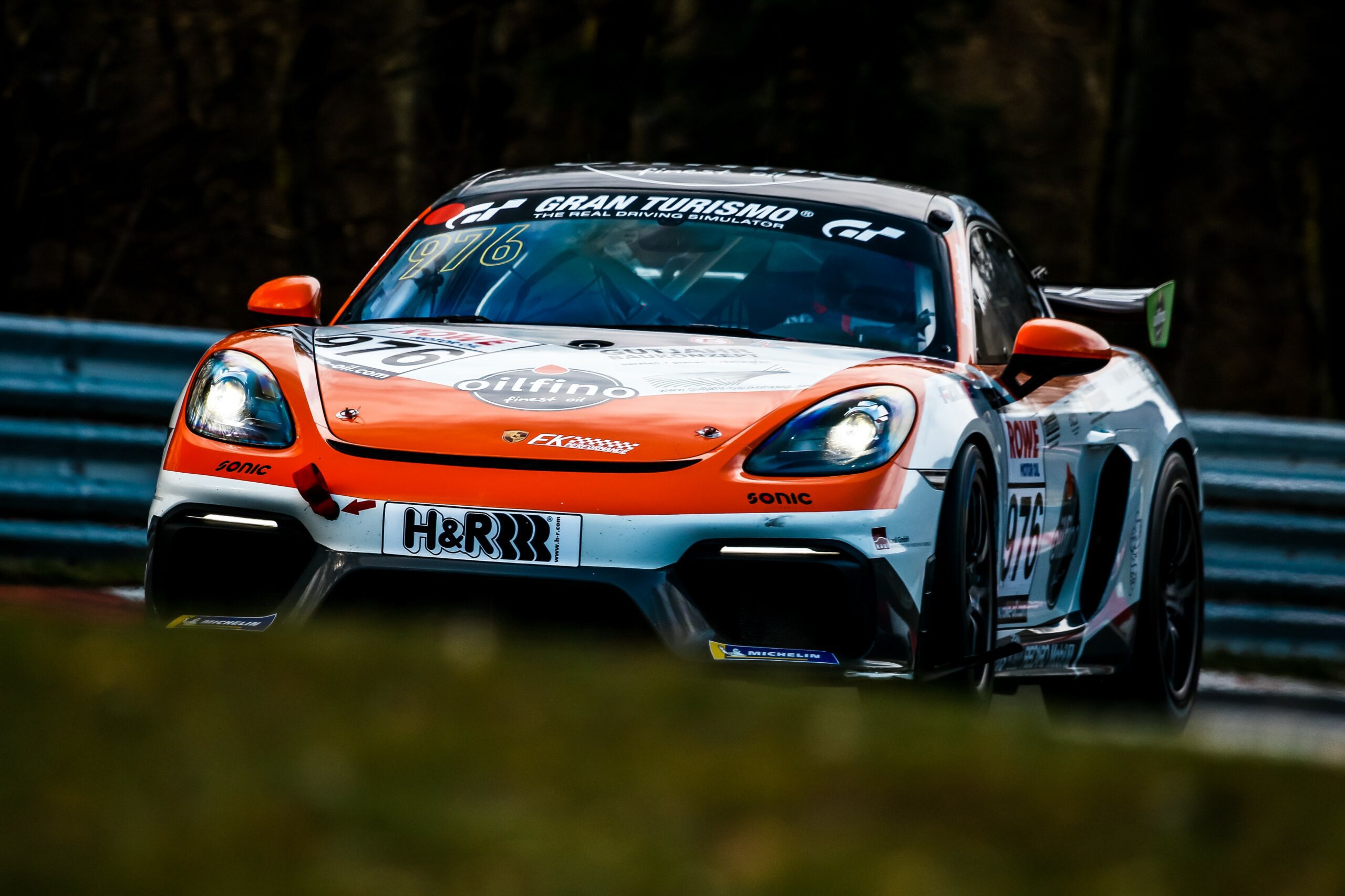 Porsche-718-GT4