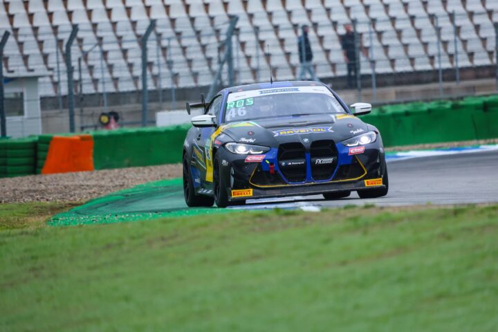 Vier gewinnt: FK Performance Motorsport stockt zum ADAC GT4 Germany-Finale auf